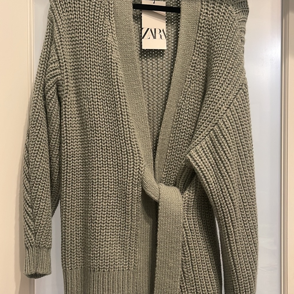 Zara Sweater - Picture 3 of 3